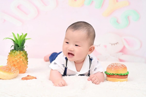 盐城宝宝在妈妈肚子里